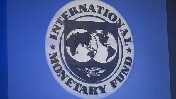 Gobierno argentino espera superar otra 'prueba' del FMI y recibir 800 millones de dólares