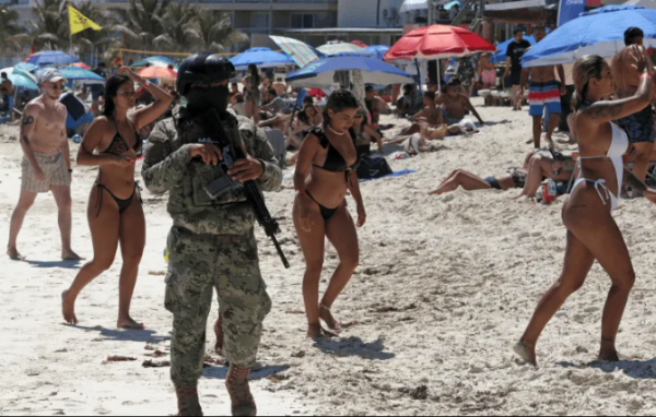 El asesinato de tres surfistas subraya los riesgos del turismo en México