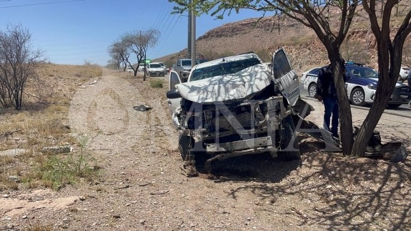 Cuantiosos daños tras fuerte percance vial en la carretera Chihuahua-Aldama