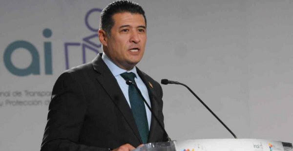 INAI no desafía a AMLO, aplicará la ley si hubo un tratamiento indebido de datos personales: comisionado Adrián Alcalá
