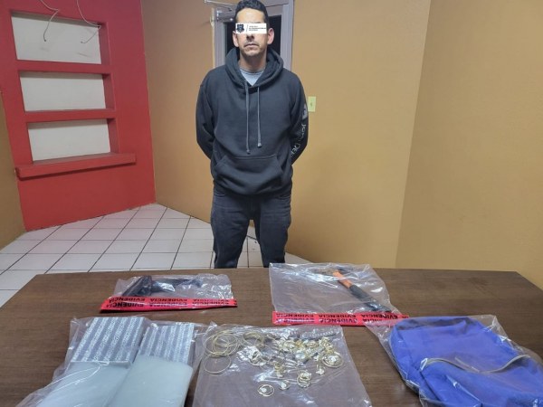 Detiene SSPE a hombre con 500 mil pesos en joyería robada en Nuevo Casas Grandes