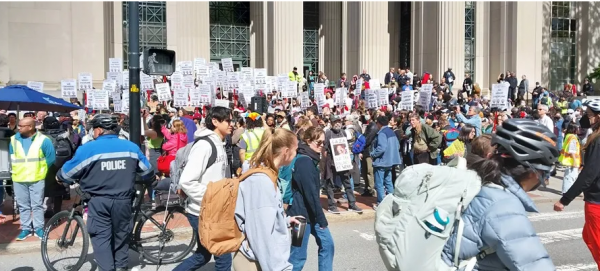 Estudiantes del MIT vuelven a protestar pese a represalias del centro y acusación de Biden