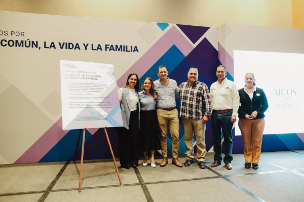 Pacta Marco Bonilla con laicos de Chihuahua para seguir trabajando con perspectiva de familia