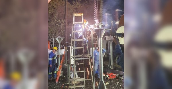 Transformador de planta de bombeo de agua en Jalisco se quema otra vez por apagones; “algo raro y grave está pasando”, acusa Alfaro