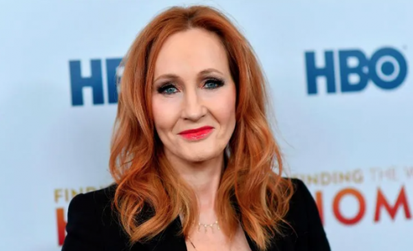 JK Rowling, creadora de Harry Potter criticada por comentarios discriminatorios