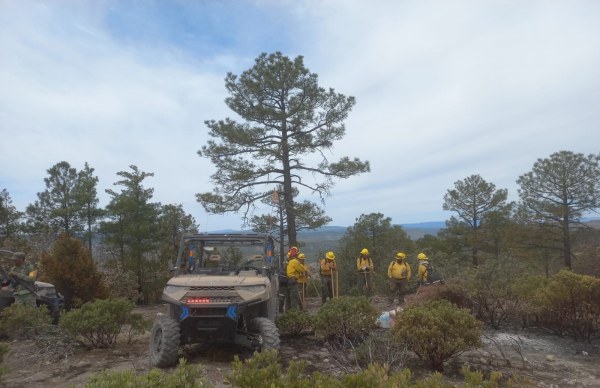 Apoya CEPC con traslado de combatientes de incendios forestales a zonas de difícil acceso