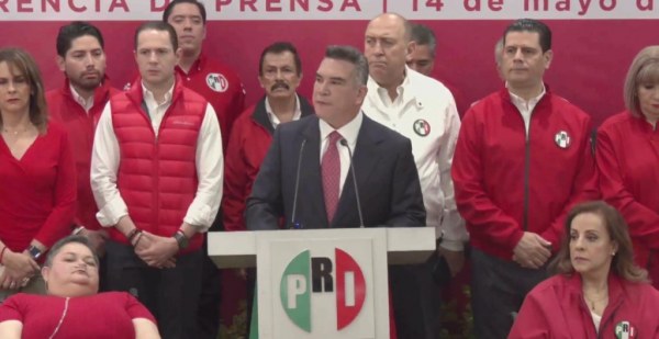 Alejandro Moreno ofrece renunciar a la presidencia del PRI y a su candidatura al Senado si Álvarez Máynez declina en favor de Xóchitl Gálvez