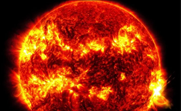 El Sol desata su mayor llamarada en casi diez años; la Tierra se encuentra fuera de peligro
