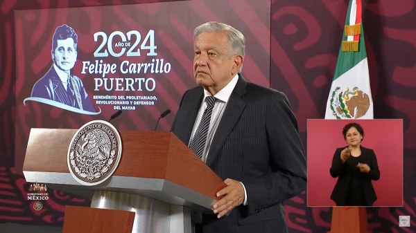 Aumento salarial del 10 por ciento en promedio al magisterio: López Obrador