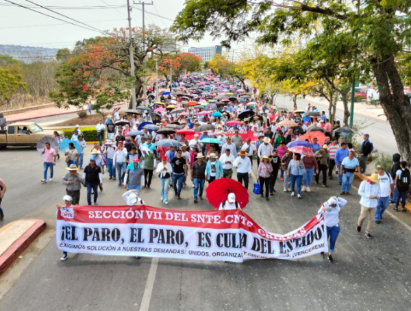 Maestros del SNTE en Chiapas inician paro de labores por tiempo indefinido
