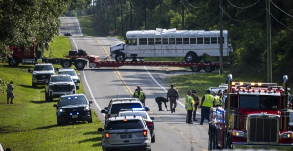 Seis mexicanos se encuentran graves y tres en estado crítico tras el accidente de un autobús con jornaleros en Florida: SRE