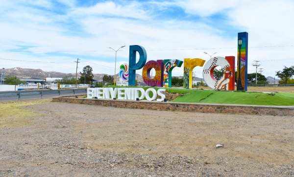 Gobierno de Parral y Oxxo firman convenio para embellecer el área de bienvenida en la Vía Corta
