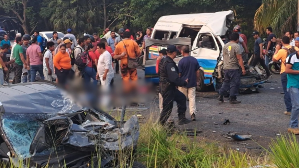 Accidente carretero en Tabasco deja 12 muertos y al menos seis heridos