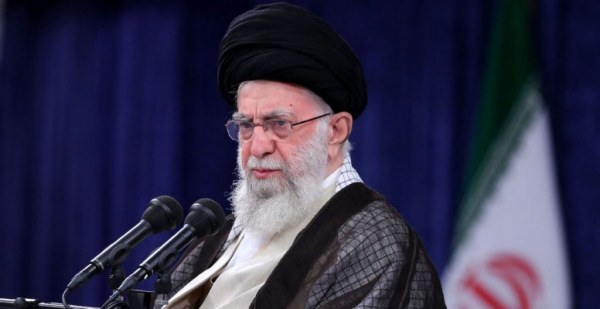 El líder supremo de Irán llama a la calma luego de la desaparición del presidente en un accidente de helicóptero