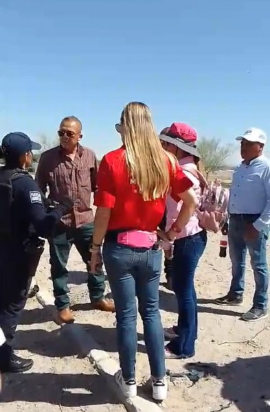 Presunto policía municipal amenaza a Marlene Terrazas en acto partidista