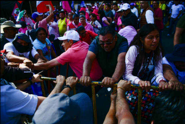 CNTE reporta seis maestros heridos tras confrontación con la “marea rosa”