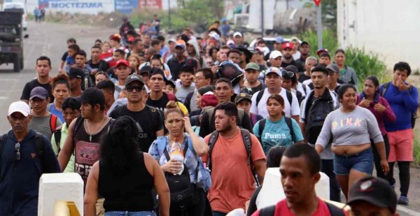 Caravana con cientos de migrantes sale de Tapachula tres días después del encuentro entre López Obrador y el presidente de Guatemala