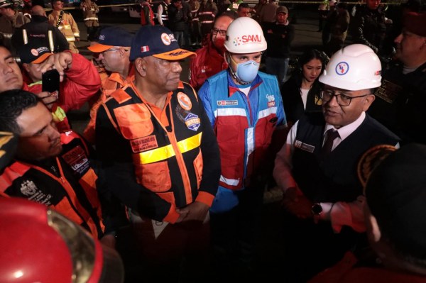 Hay un muerto y al menos 22 heridos por una explosión en gasolinera en Perú