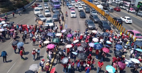 CNTE bloquea Circuito Interior a la altura de Reforma previo a reunión con Hacienda y la SEP para atender sus demandas
