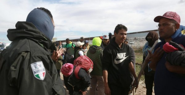 Detienen en Nuevo León a conductor que transportaba ilegalmente a 15 migrantes salvadoreños