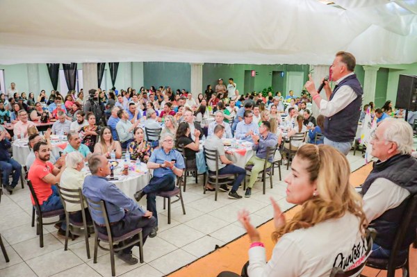 “Morena abandonó la educación, las familias no lo olvidarán”: Mario Vázquez en reunión con maestros en Cuauhtémoc