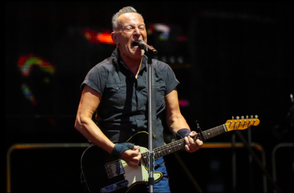 Bruce Springsteen pospone conciertos por problemas de salud