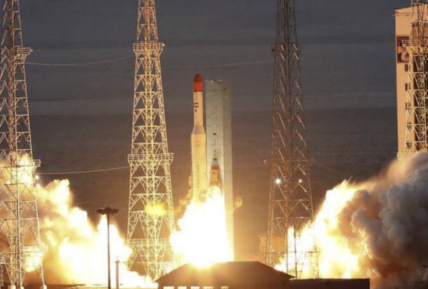 Irán desarrolla programa espacial de 