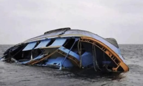 Más de 200 muertos y desaparecidos tras el naufragio de un barco en un país africano