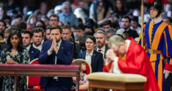 El Vaticano habla de “intercambio de opiniones” sobre inmigración y reos en la reunión con Vance