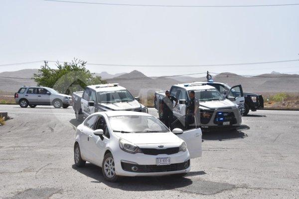 Detienen a dos sujetos con vehículo robado en Riberas de Sacramento