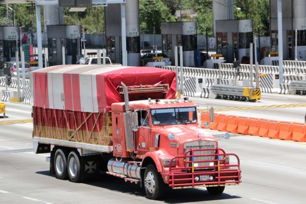 Despliega SICT en toda la República operativo de revisión física al autotransporte de carga