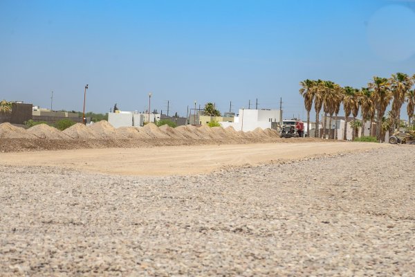 Supervisa alcalde Jesús Valenciano construcción de Pista de Atletismo, primera etapa del Estadio Olímpico