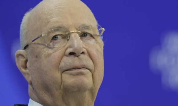 Se retira el presidente del Foro Económico Mundial; fue su fundador hace más de medio siglo