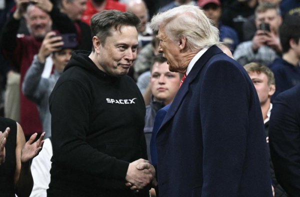 Elon Musk afirma que reducirá su carga de trabajo con el Gobierno de EU a partir de mayo