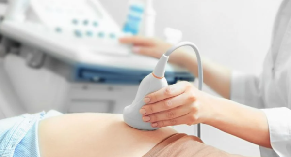 OMS contabiliza 21 millones de embarazos adolescentes al año; publica guía de prevención