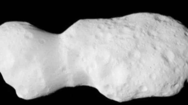 Nave de la NASA envía imágenes de asteroide muy grande, irregular y de forma extraña