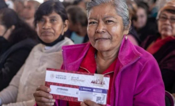 Así puedes recoger la tarjeta del Banco del Bienestar para pensiones a mujeres y adultos mayores