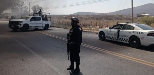 Presuntos integrantes del CJNG incendian Michoacán: operativo de la Marina desata bloqueos y quema de vehículos en varios puntos