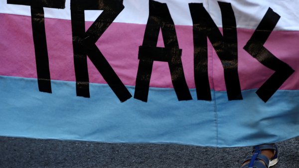 Trump presiona al Supremo para vetar a personas trans de las filas militares