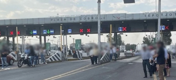 Manifestantes bloquean cerca de tres horas la México-Querétaro por falta de agua