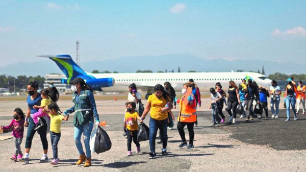 Niña estadounidense de dos años fue deportada a Honduras, según juez de EU
