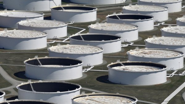 Detienen a pareja en Utah por contrabandear petróleo mexicano con valor de 300 millones de dólares