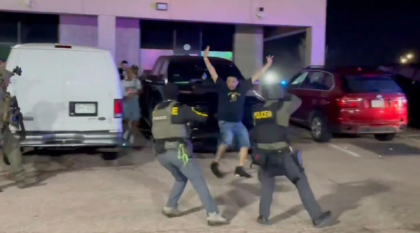 Detienen a más de 100 inmigrantes en un club nocturno ilegal en Colorado