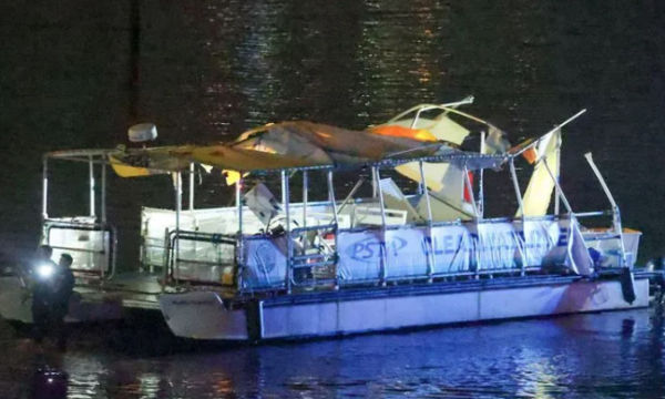 Reportan un muerto y múltiples lesionados tras choque entre ferry y barco en Florida