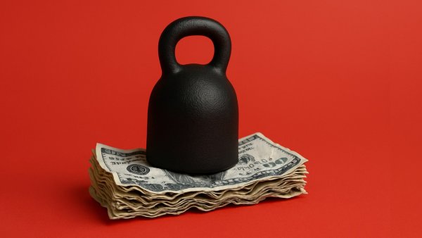 Empresas de EU comienzan a recortar gastos