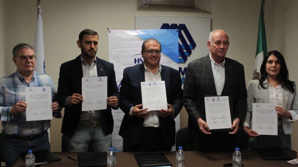 Alcalde establece convenio de colaboración con el sector empresarial y sus familias