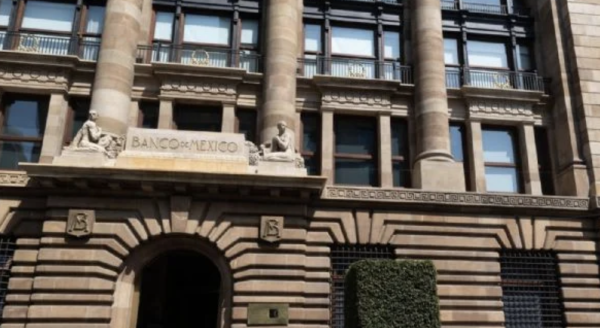 Banxico se queda corto: da remanente de 18 mil millones de pesos al gobierno de Sheinbaum