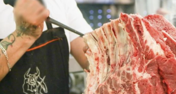 Caen envíos de carne por gusano barrenador; CNA alerta de crisis en economía rural