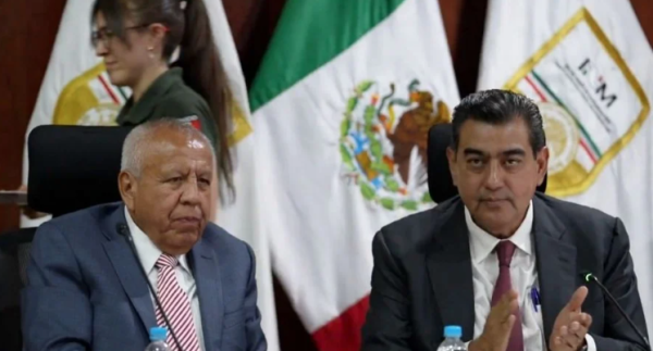 Francisco Garduño entrega el mando del INM a Sergio Salomón Céspedes