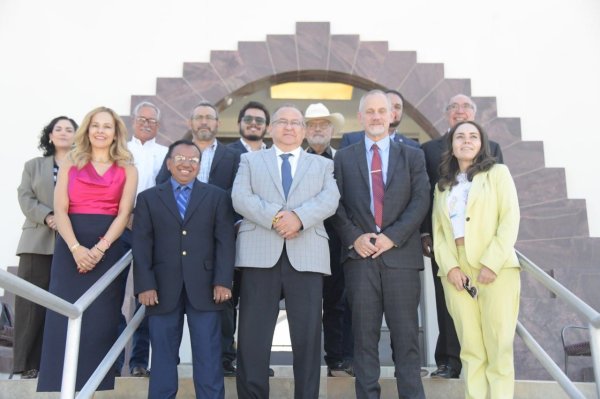 Firman convenio de doble titulación entre la UACH y la Universidad Estatal de Nuevo México